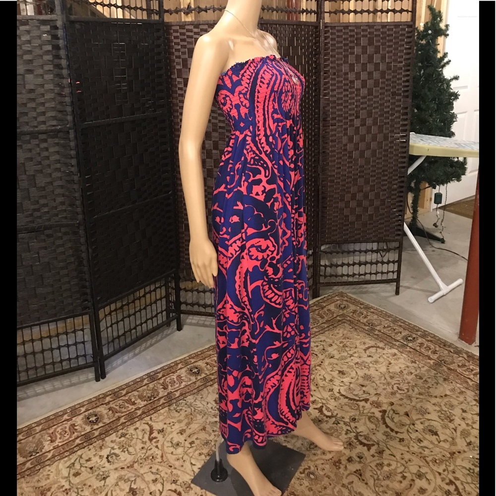 Maxi dress by Sauci. Size Small